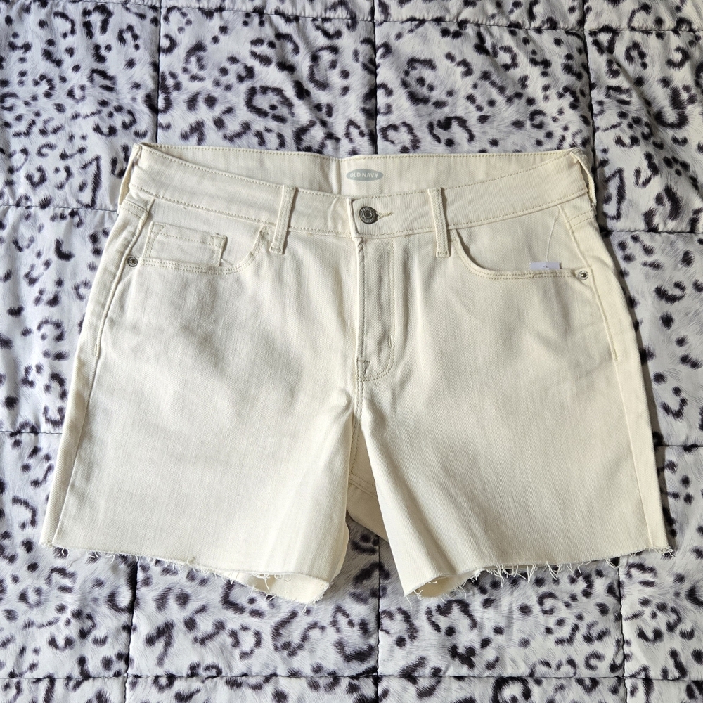 NWT Old Navy Cream 5" Cutoff Jean Shorts Sz 8